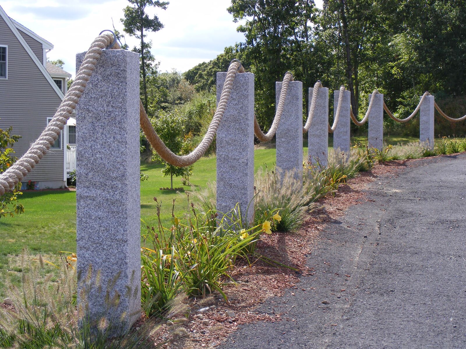 11 Rustic Fence Designs with Granite Posts For Country Charm and City